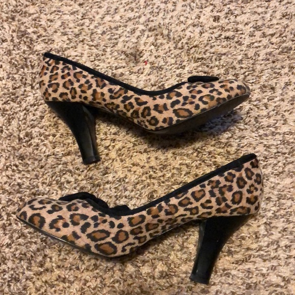 Mia Frannie leopard heels - Picture 2 of 5